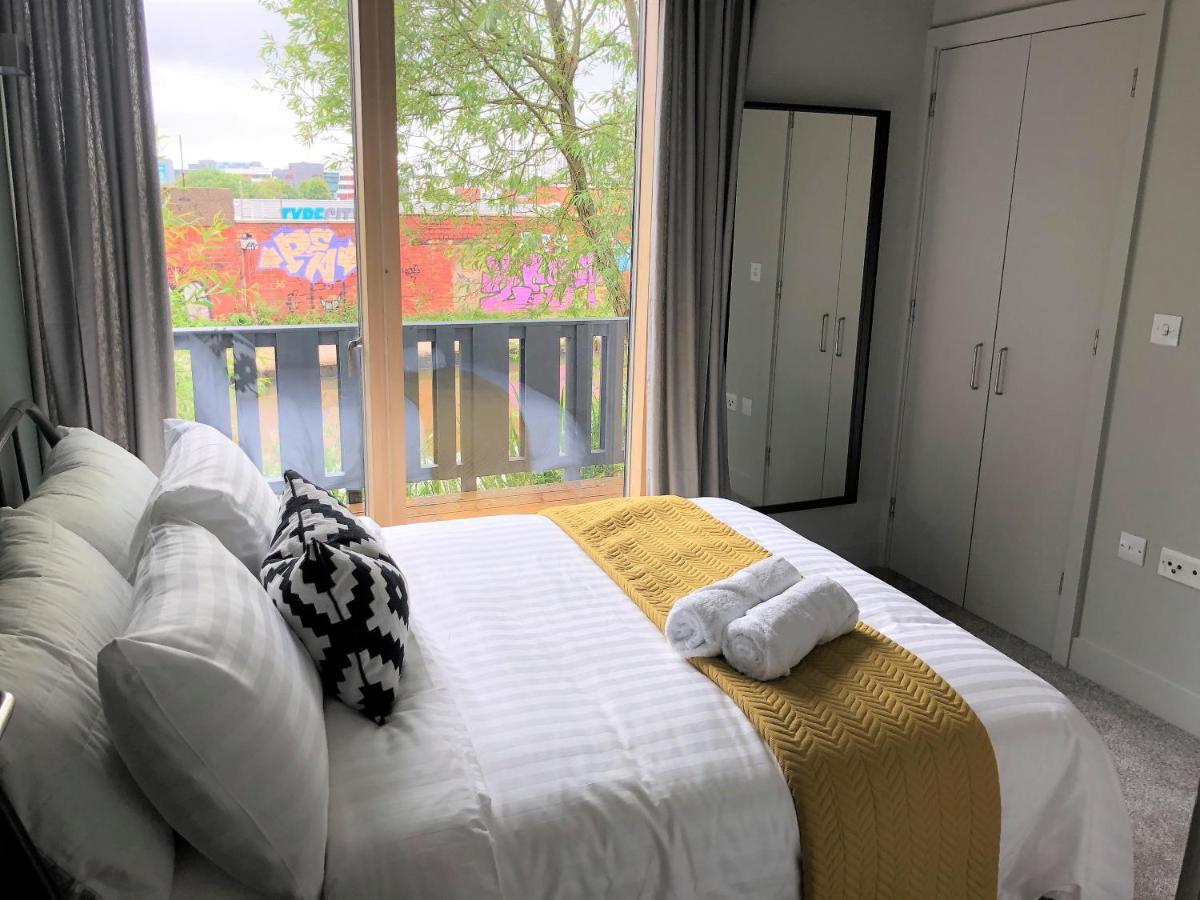 Ecohome On The Canal In A Historic Site Near City Coventry Exterior foto